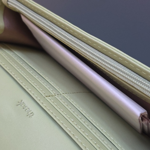 THE SAK NWT Fernwood Key Lime Large Leather Wallet - Picture 11 of 14